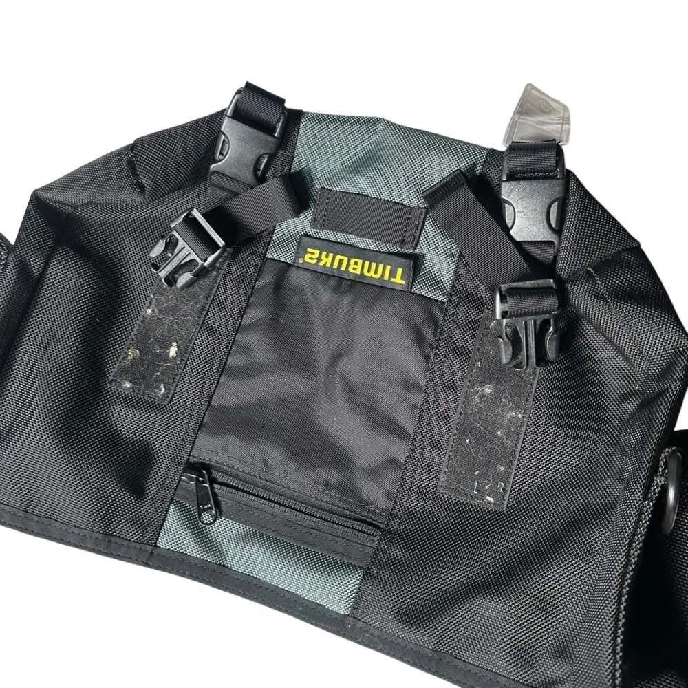 TIMBUK2 Nylon Black and Gray classic Medium messenger Bag